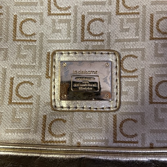 Liz Claiborne Cream & Gold Ladies Bag. Pre-owned. Very clean. Hardly used. - Picture 4 of 7